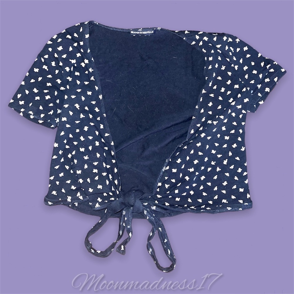 Brandy Melville wrap top. 💐